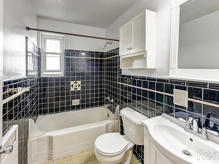 Eden Cliff Apartments — Photo 18