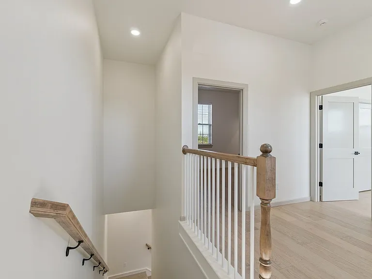 18835 Selah Way — Photo 26