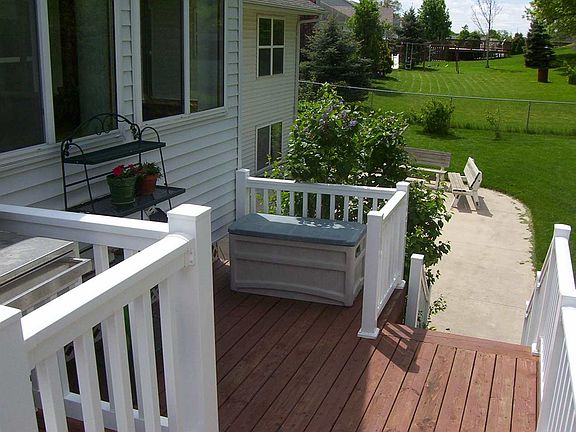 4th image of 508 NE Windam Dr