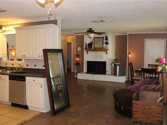 3rd image of 2801 S Murco Dr