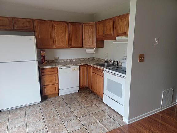 Kitchen with dishwasher