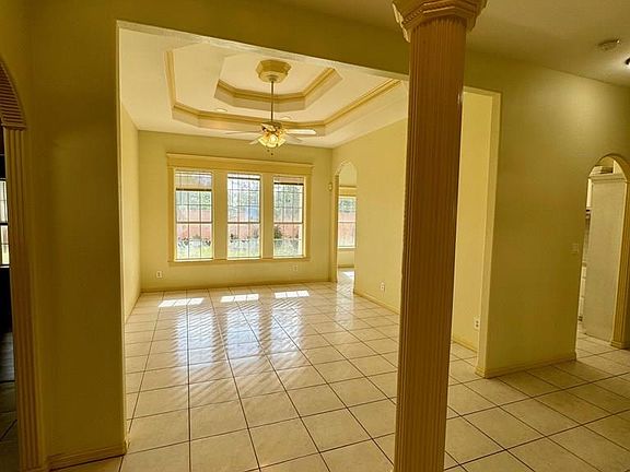 4th image of 1009 N 41st St #28