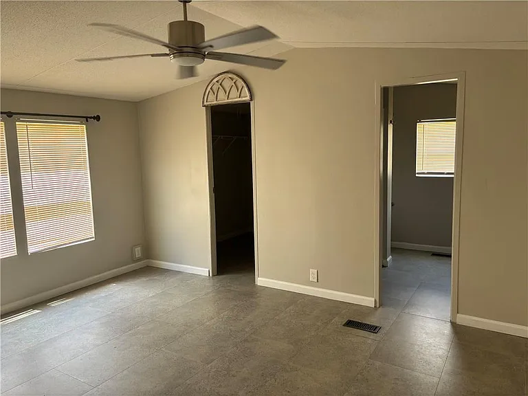 511 Chapel Hill Rd — Photo 5