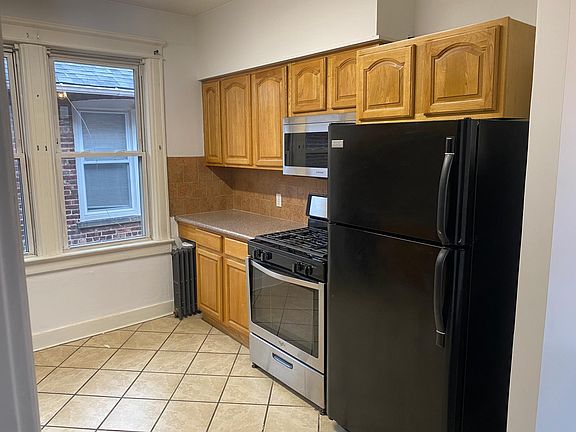 5th image of 4 Laird Pl Floor 2