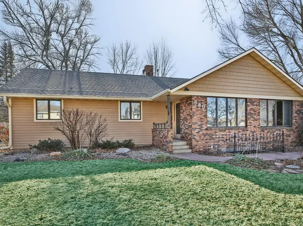 840 4th St SW, Wells, MN 56097