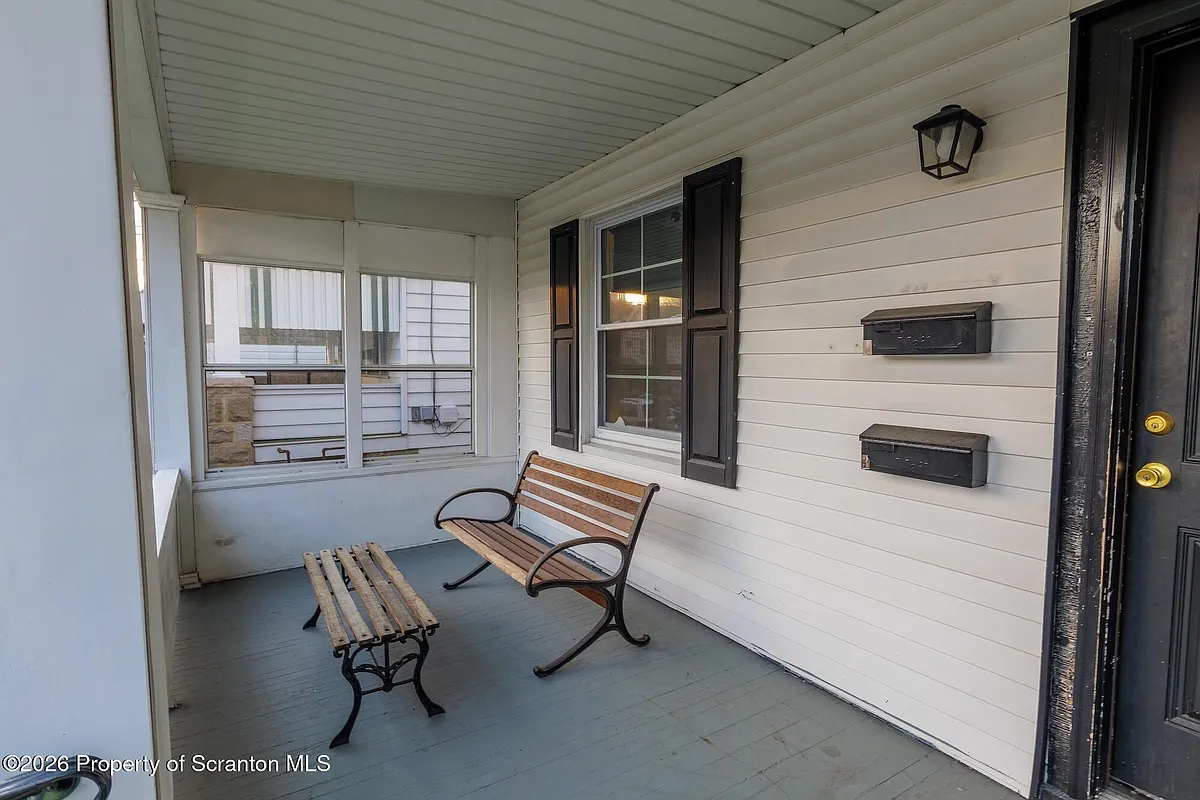 Building Photo - 623 E Elm St #1