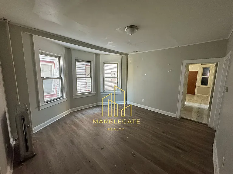 115-117 Seymour Ave #11 — Photo 2