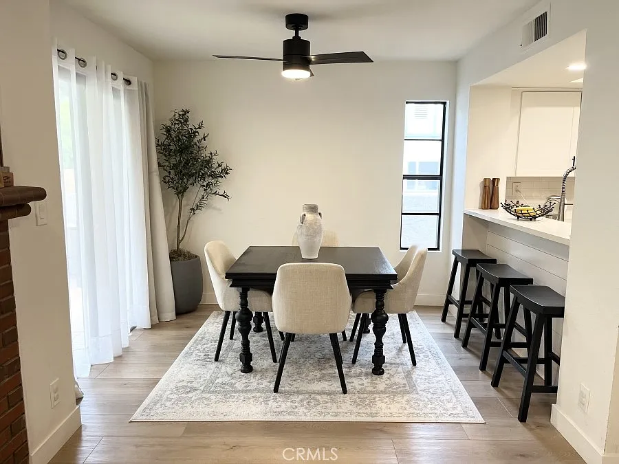 2 bed, 1034 sqft, $3,500 — Photo 2