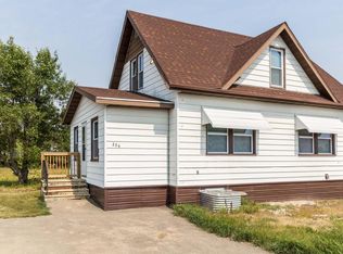 204 6th Ave W, Ray, ND 58849