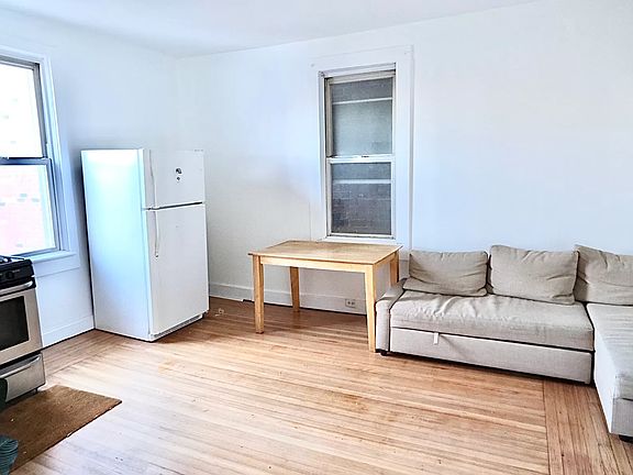 3rd image of 9024 50th Ave