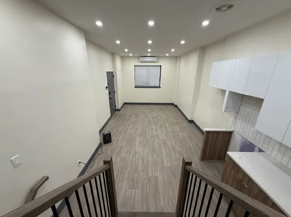 2404 Pacific Street image 1 of 18