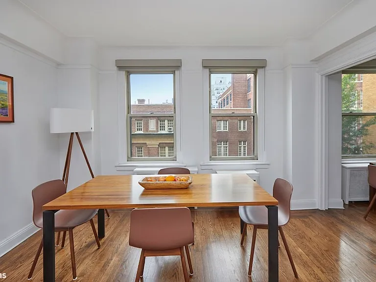 315 E 68th St #8H — Photo 3