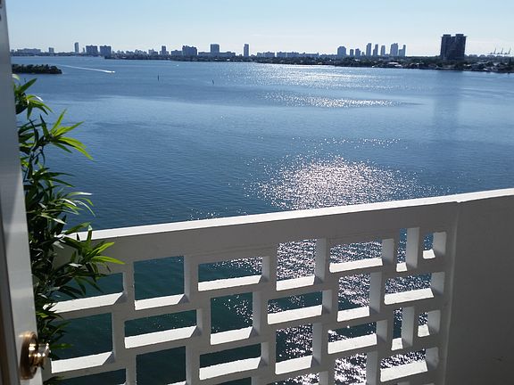 5th image of 2121 N Bayshore Dr APT 909