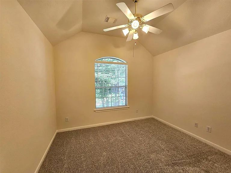 98 W Knightsbridge Dr — Photo 26