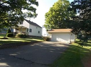112 2nd St, Iron River, MI 49935