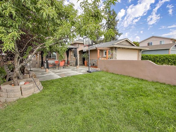 2nd image of 3121 Mount Vista Dr