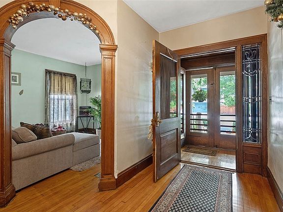 5th image of 224 Clairmonte Ave