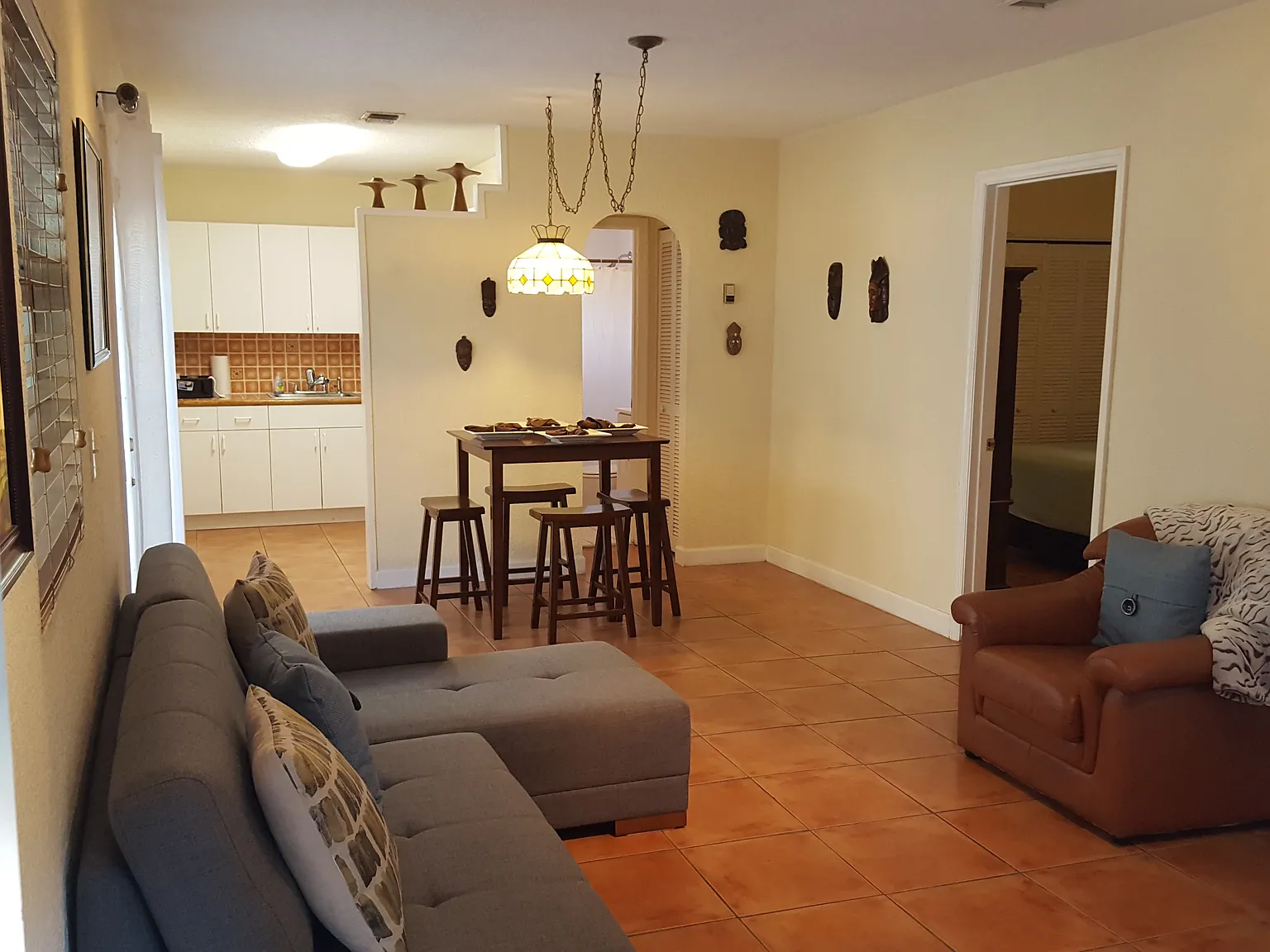 2 bed, 730 sqft, $2,600 — Photo 3