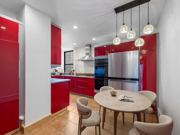 825 West End Avenue 7D image 2 of 9