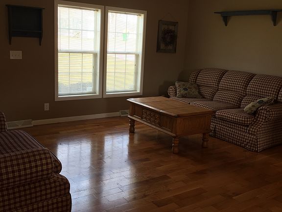 4th image of 158 Cook St