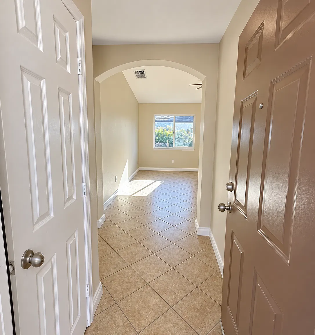 3 bed, 1200 sqft, $2,450 — Photo 4