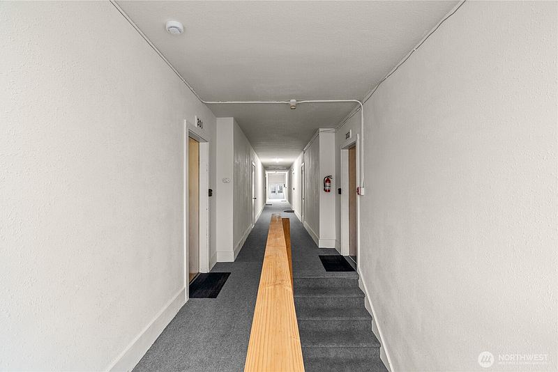 4th image of 215 E 1st Street
