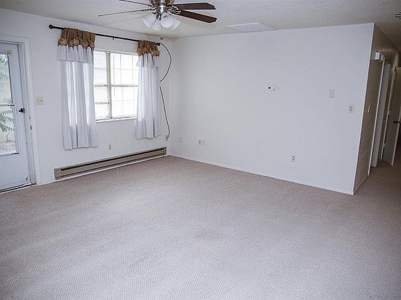 3rd image of 707 Los Arboles