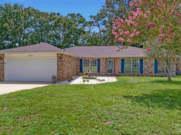 2040 Winners Cir, Cantonment, FL 32533