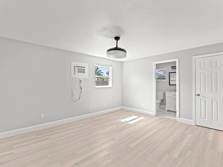 534 E Del Monte Ave — Photo 45
