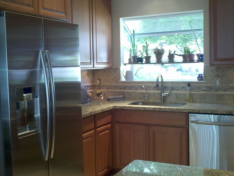 2nd image of 1760 Garza Ln