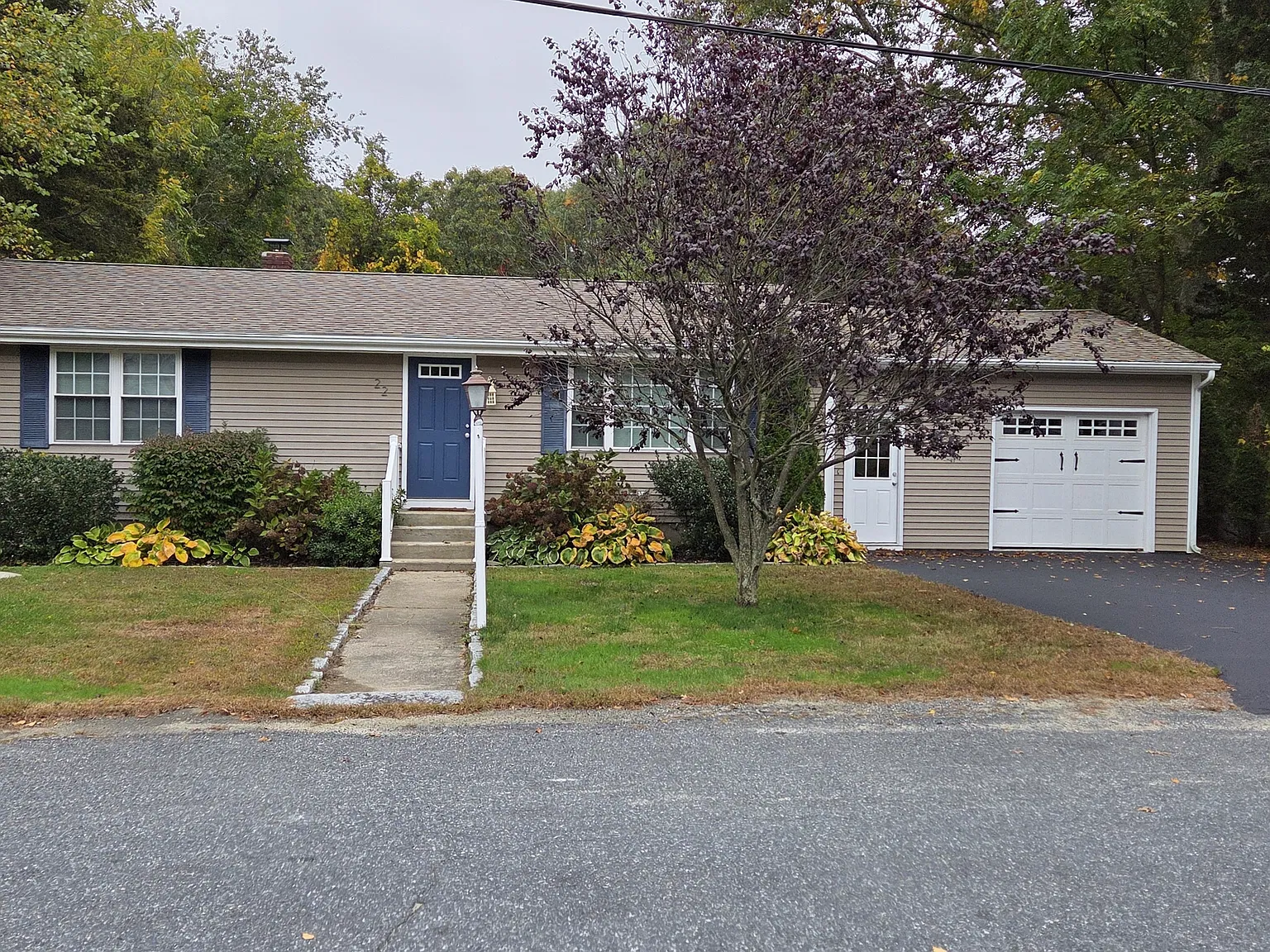 3 bed, 1008 sqft, $2,600 — Photo 1