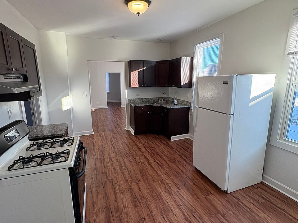 1st image of 5018 W 31st Pl APT 2R