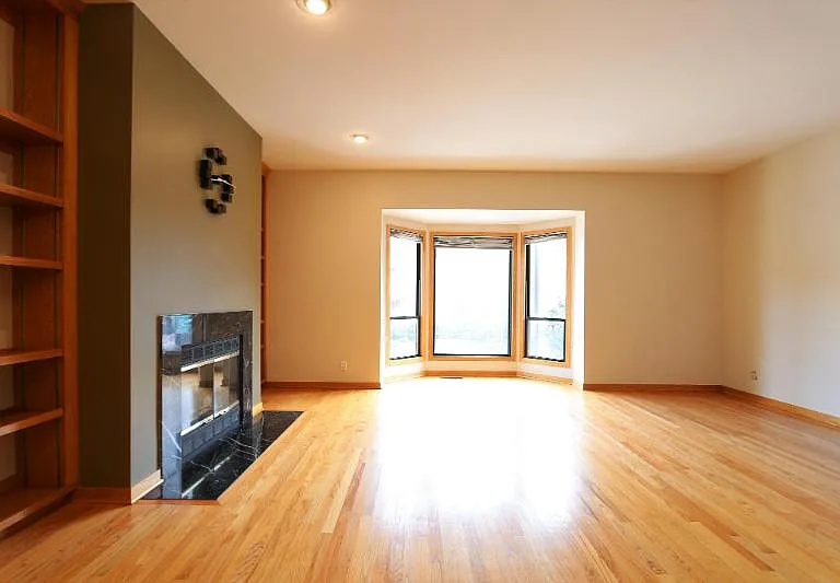 604 S Loomis St — Photo 8