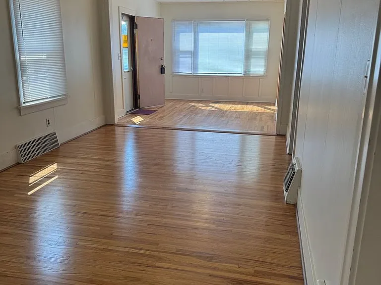 4248 Vine St — Photo 4