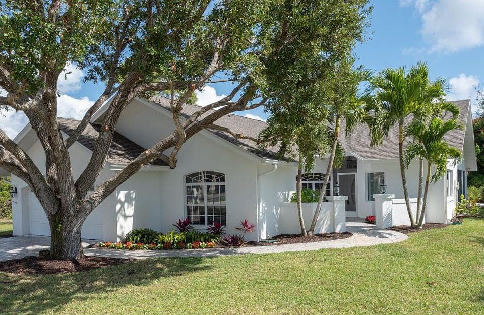 1st image of 160 Cays Dr