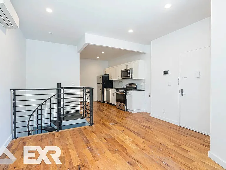 453 Irving Ave #1F — Photo 1