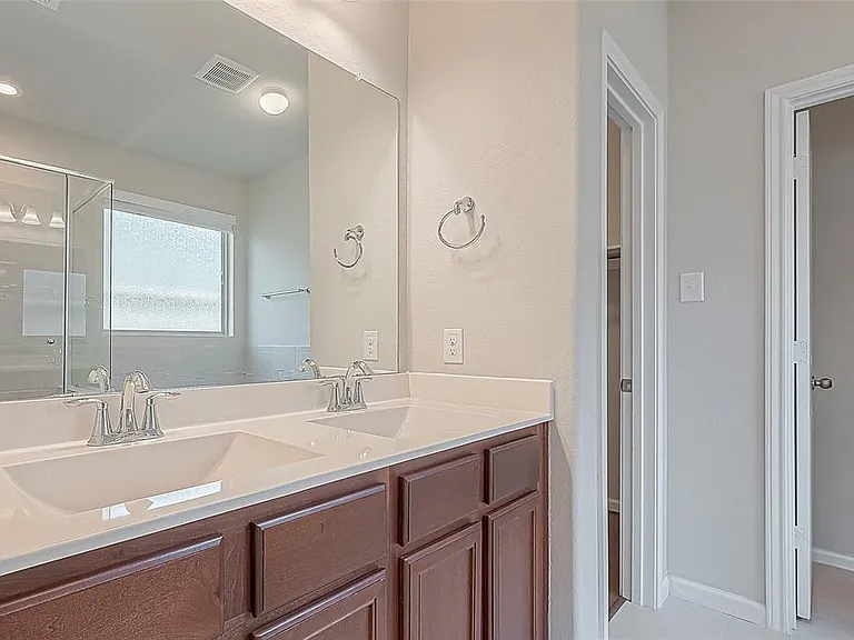 1711 Dominion Heights Ln — Photo 32