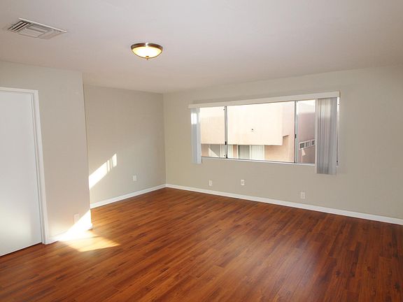 3rd image of 10255 Tujunga Canyon Blvd APT 14