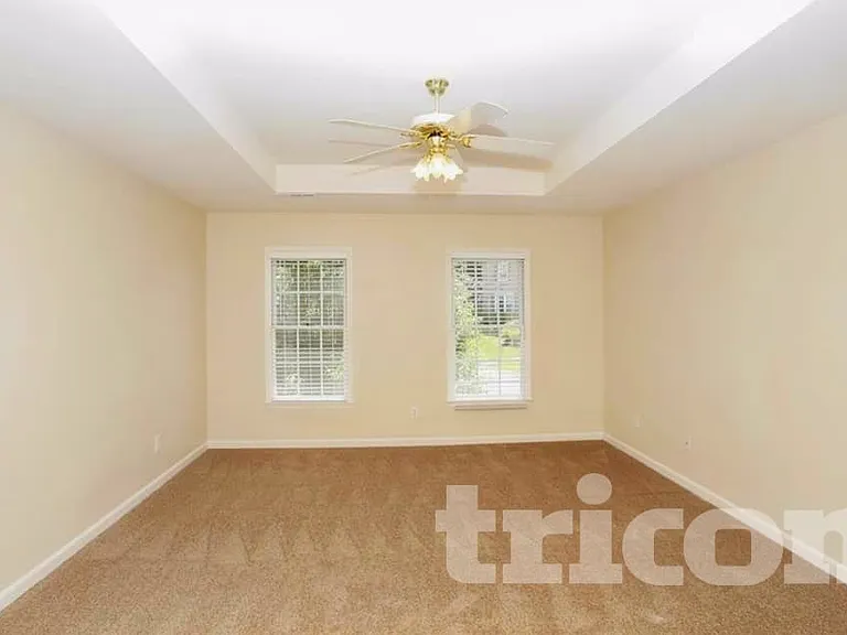 105 Saddlebridge Ln — Photo 8