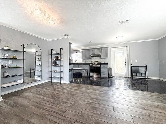 4th image of 141 S Hiawassee Rd