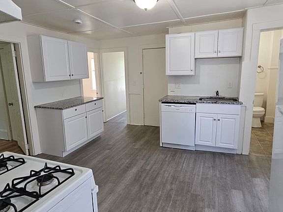3rd image of 17 Forest Avenue Ct #3