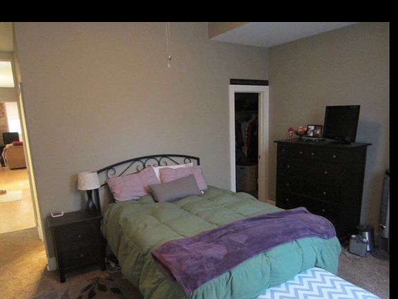5th image of 1083 N Paulina St APT 2