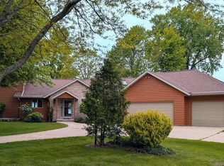 N8292 Deadwood Point Rd, Fond Du Lac, WI 54937