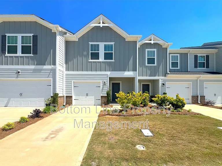1816 Braemar Village Dr — Photo 1