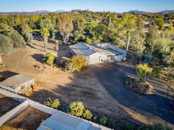 2458 Raymond Ave, Ramona, CA 92065