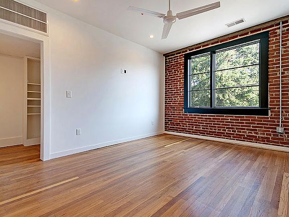 2nd image of 2000 Reynolds Ave #202