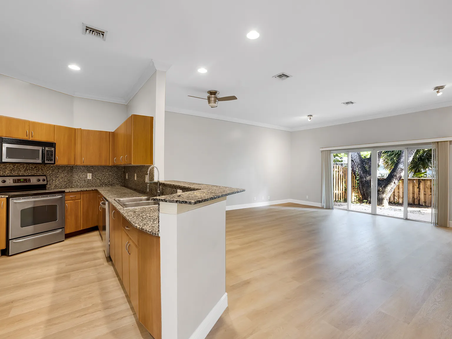 3 bed, 2000 sqft, $3,500 — Photo 3