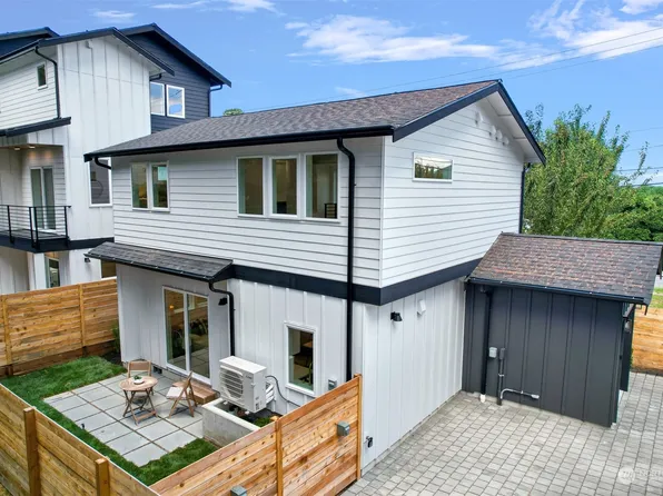 1530 Martin Luther King Jr Way, Seattle, WA 98122