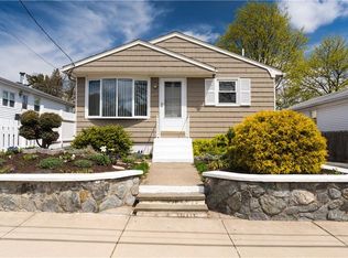 709 Union Ave, Providence, RI 02909