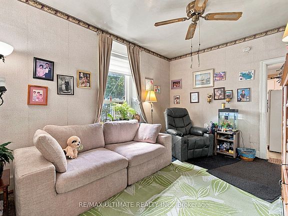 5th image of 426 Woodfield Rd